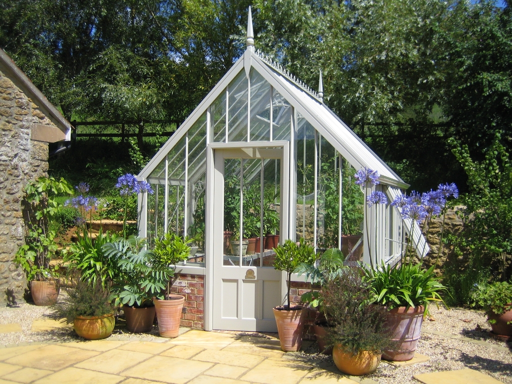 Warum ein Gewächshaus großartig für einen kleinen Garten ist | Alitex